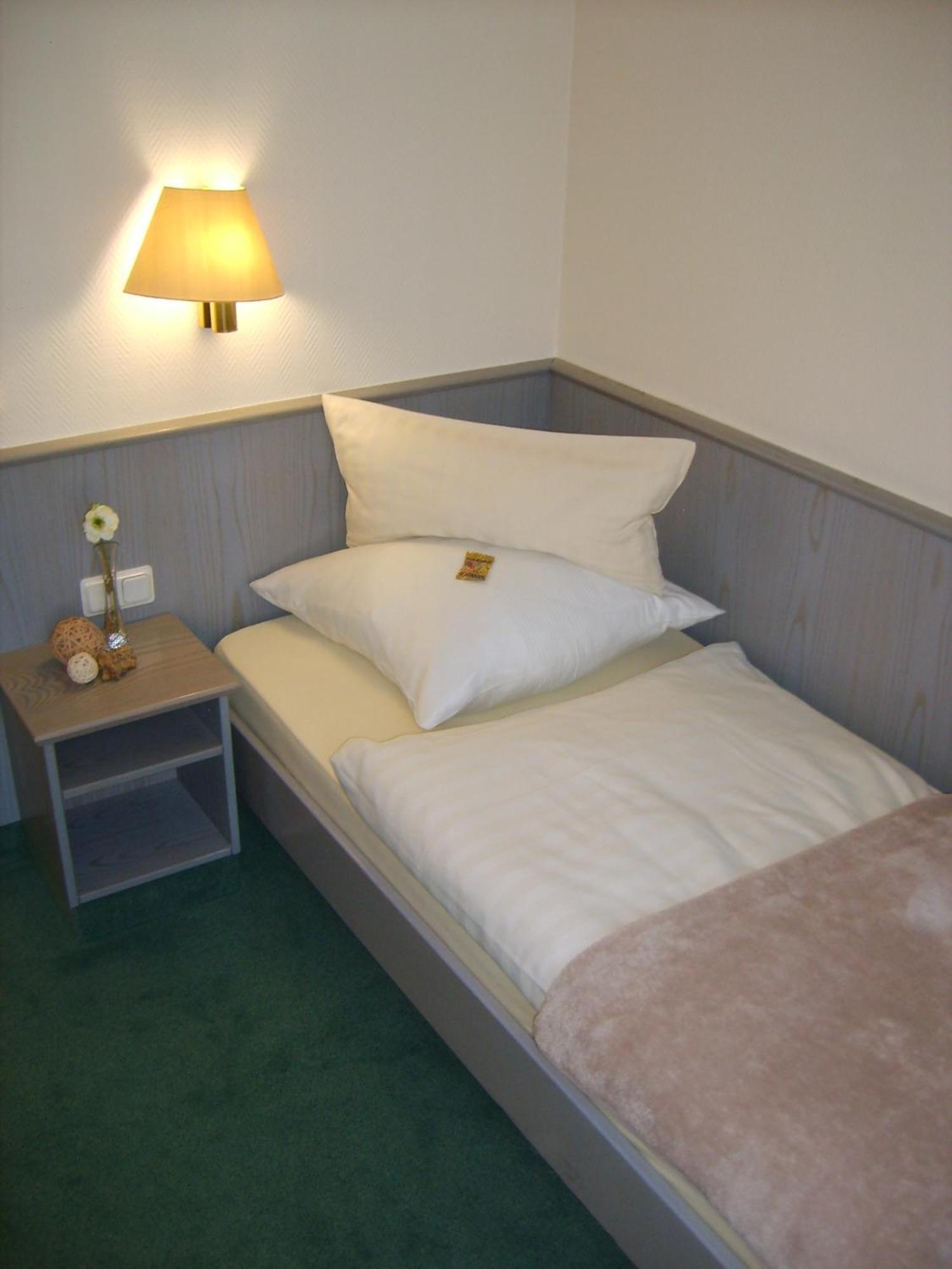 City Hotel By Celina Hagen  Room photo