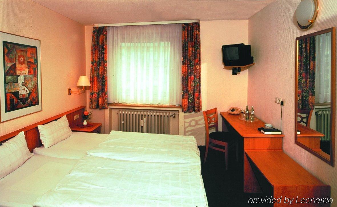 City Hotel By Celina Hagen  Room photo
